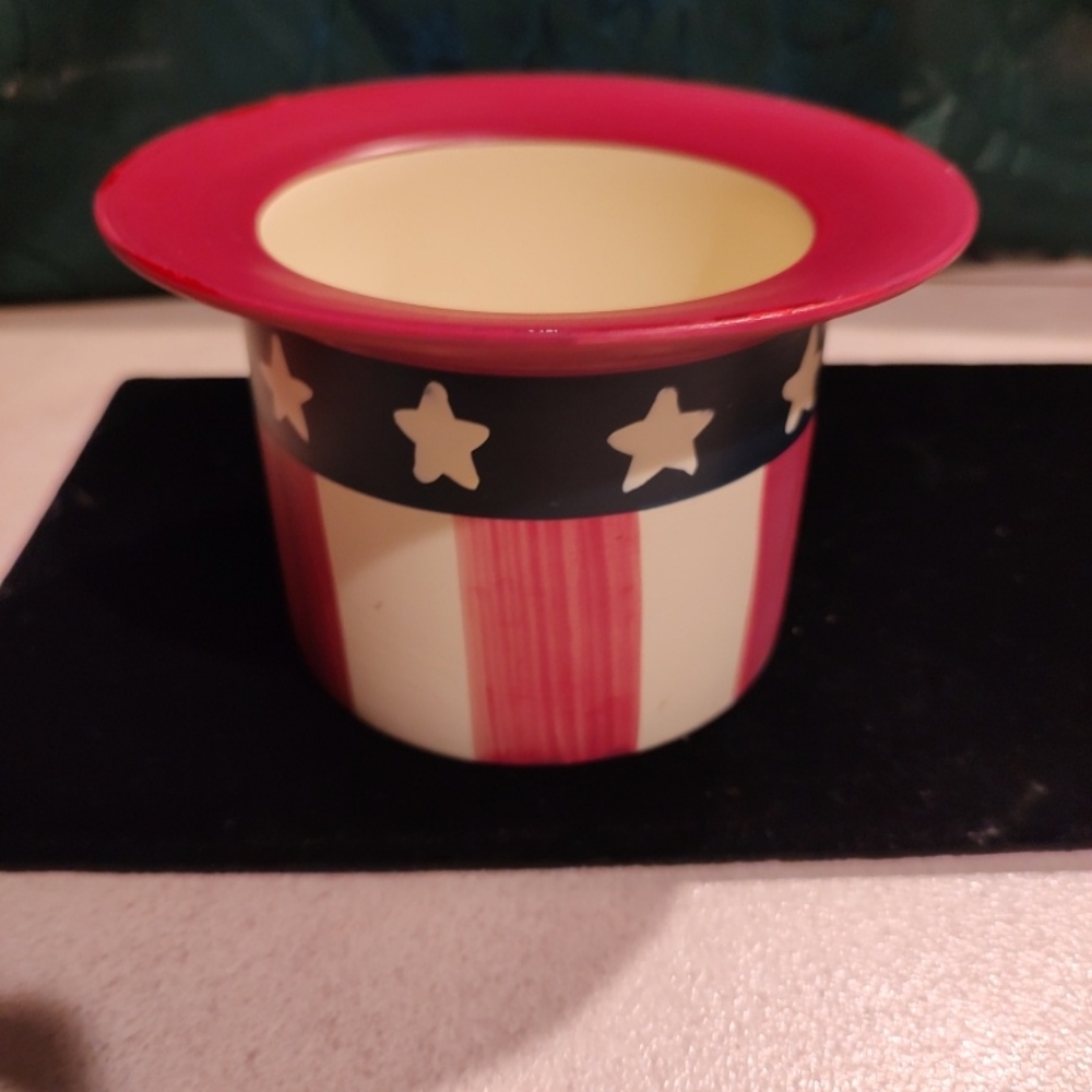 SOLD Celebrate love for Americavintage,hand paintedbeautifully hand crafted vase